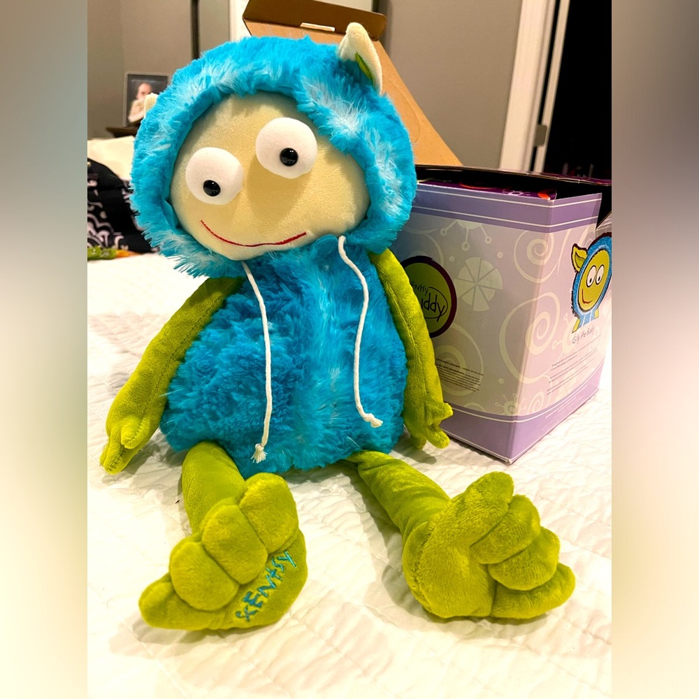 New Scentsy Buddy Gilly the Buddy
